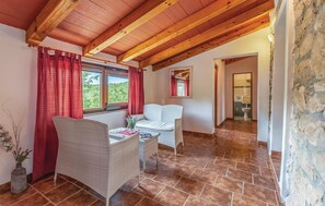 Interior - 2 bedroom amazing home in Rakotule (Rakotule)