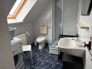 Shower, hair dryer - Vacation apartment Winkler Zilpzalp - Holiday apartment Winkler (Rechlin)