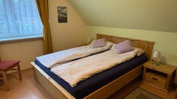 2 habitaciones, cuna de viaje, wifi y ropa de cama