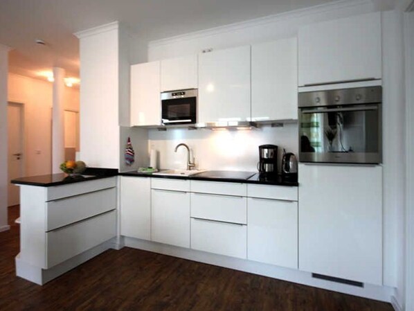 Køleskab, mikrobølgeovn, ovn, opvaskemaskine