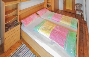 2 chambres, lit de bébé portatif, literie fournie