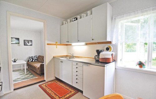 Cozy home in Dalskog with kitchen