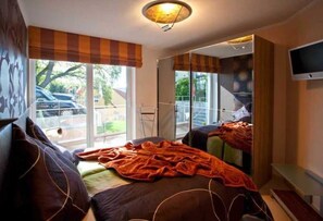 2 chambres, coffres-forts dans les chambres, lit parapluie, Wi-Fi