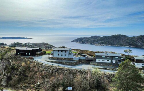 Lovely home in Lindesnes with sauna