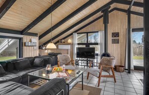 TV, fireplace, DVD player