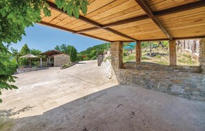Property grounds - Beautiful home in Gologoricki Dol (Gologoricki Dol)