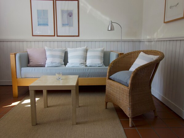 Unclassified image, 1 of 14, button