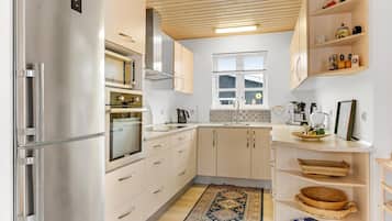 Kühlschrank, Herdplatte, Geschirrspüler