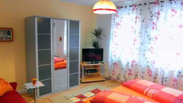 1 bedroom, WiFi, bed sheets