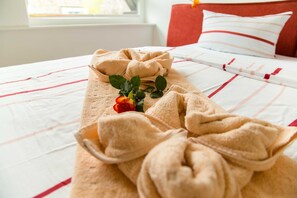 3 bedrooms, in-room safe, iron/ironing board, travel crib