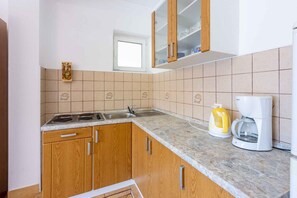 Fridge, stovetop, coffee/tea maker, freezer - Studio with balcony and sea view (Crikvenica)