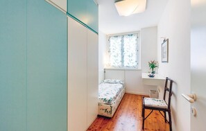 3 bedrooms, travel cot, free WiFi