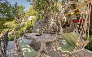 Outdoor dining - 1 bedroom awesome apartment in Makarska (Makarska)