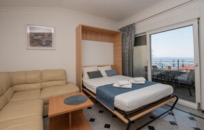 1 bedroom, in-room safe, free WiFi, bed sheets