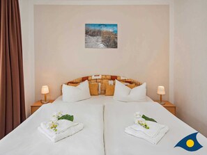 Unclassified image, 5 of 16, button