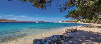 Cozy apartment in Barbat with kitchen