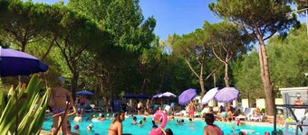 Mobile home with air conditioning