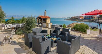 Cozy apartment in Vir