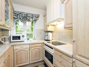 Refrigerador, horno, lavavajillas, cafetera/tetera