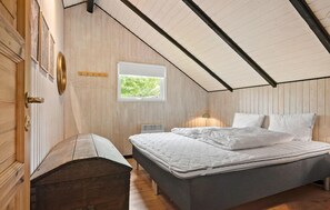 3 bedrooms, travel crib, free WiFi