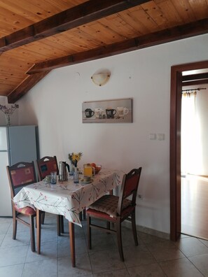 Dining - Holiday apartment near the sea (Barić Draga)
