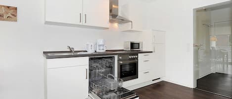 Fridge, microwave, oven, dishwasher