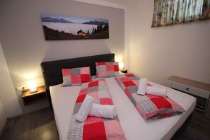 2 bedrooms, WiFi - Holiday apartment In a quiet and sunny slope (Flattach)