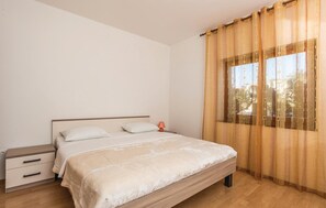 2 bedrooms, free WiFi, bed sheets