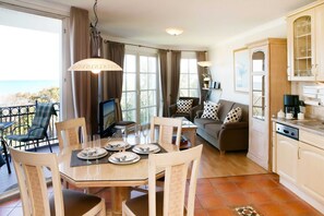 Interior - (161) 3 room apartment - sea views - apartment block "Atlantic" (Kühlungsborn)