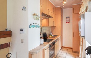 Réfrigérateur, micro-ondes, plaque de cuisson, lave-vaisselle