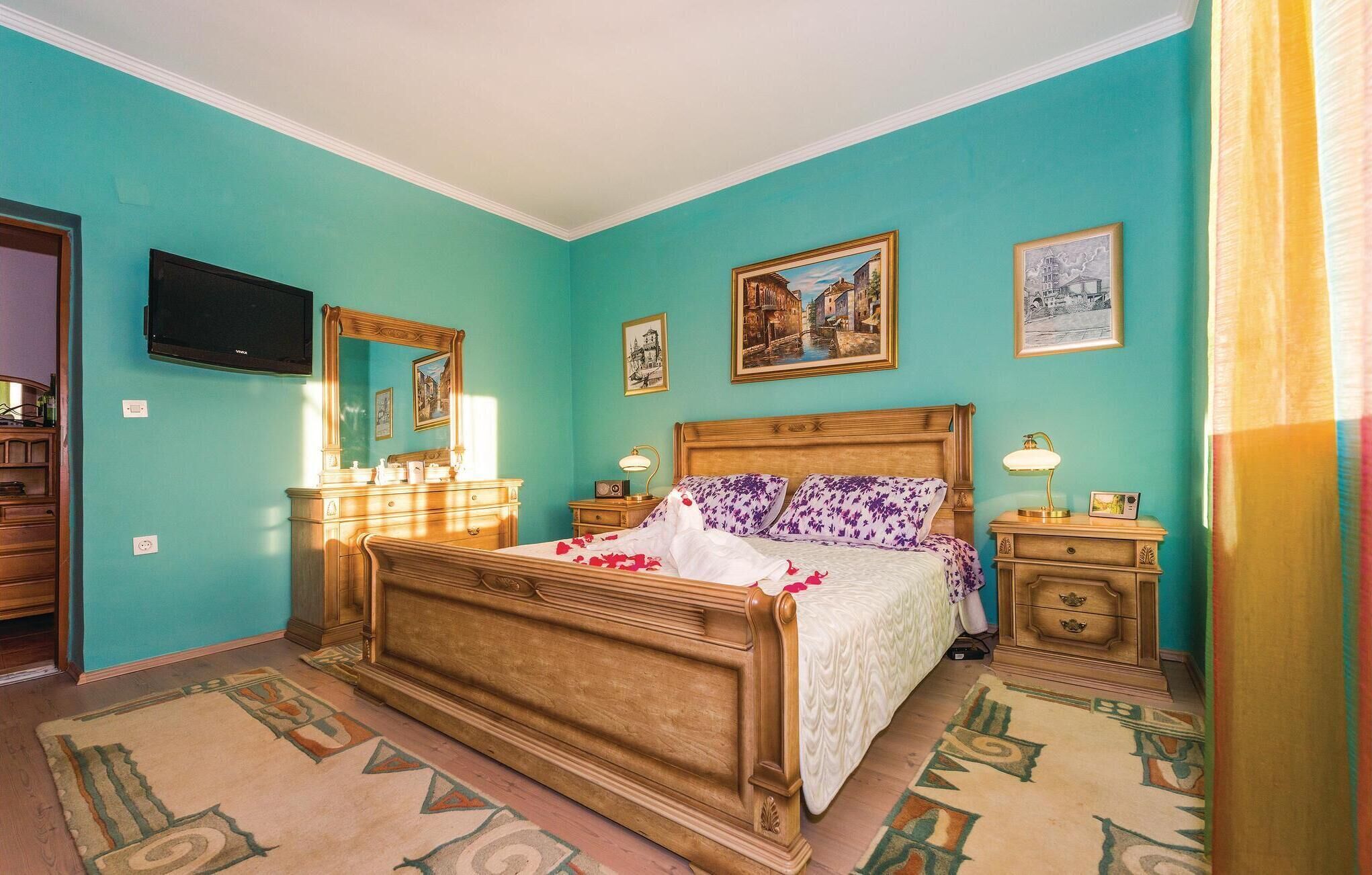 3 bedrooms, WiFi (free)