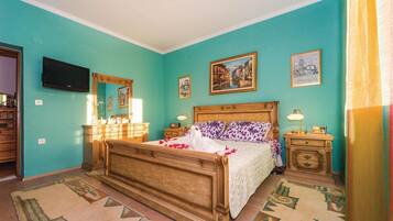 3 bedrooms, WiFi (free)