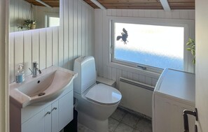 Shower - Amazing home in ålbæk with WiFi (Ålbæk)