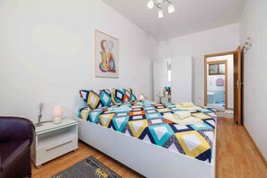 2 habitaciones, tabla de planchar con plancha y acceso a internet