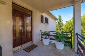 Exterior detail - Holiday apartment with balcony and air conditioning (Crikvenica)