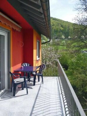 تناول الطعام بالخارج