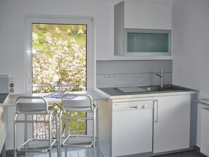 Refrigerador, microondas, horno, lavavajillas