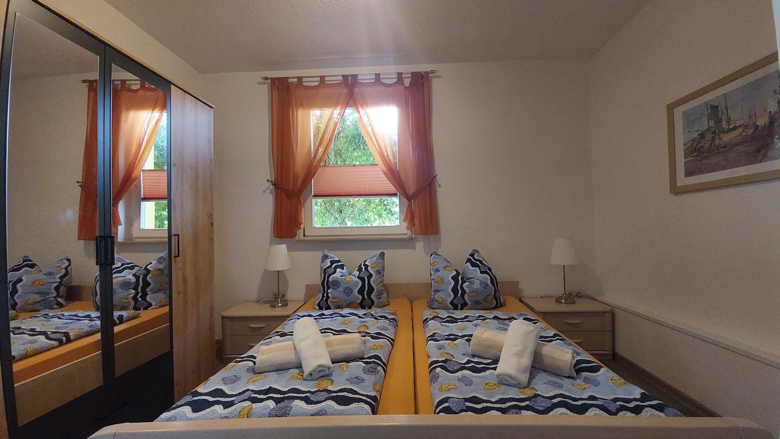 2 Schlafzimmer, Reisekinderbett, WLAN, Bettwäsche