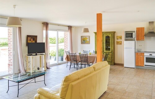 3 bedroom awesome home in Roisel