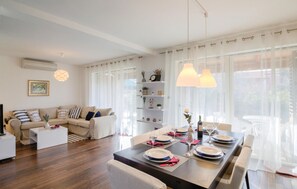 Dining - Beautiful home in Banjole (Banjole)