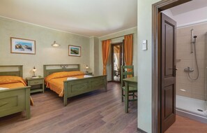 4 bedrooms, travel crib, free WiFi, bed sheets