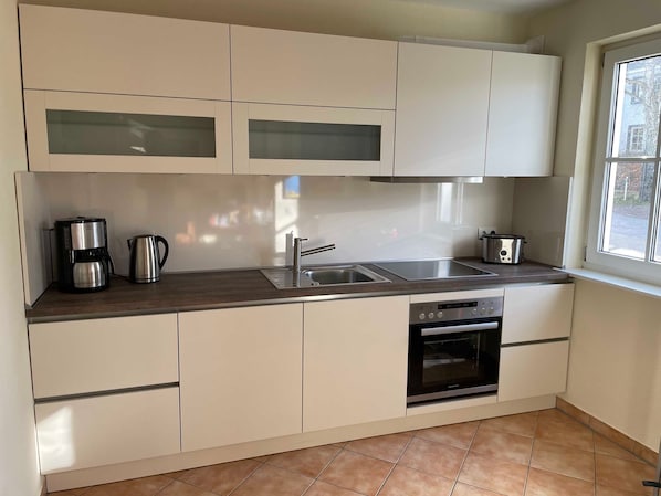 Fridge, microwave, oven, dishwasher
