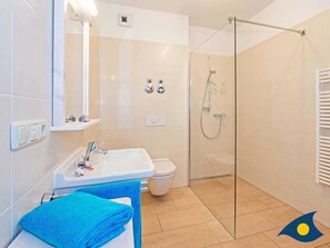 Douche, serviettes fournies