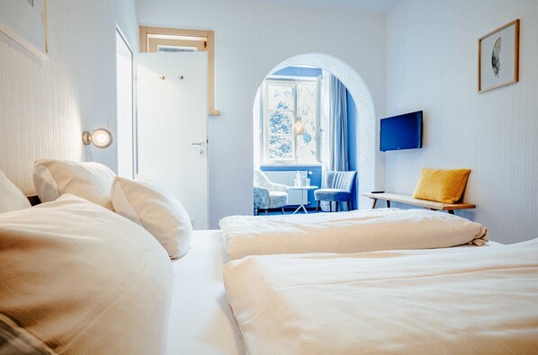 1 bedroom, travel crib, WiFi, bed sheets