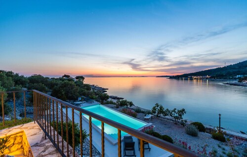 Belle maison de 6 chambres à Primosten