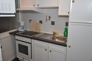 Kühlschrank, Mikrowelle, Ofen