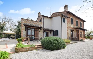 Exterior - Nice home in Castiglione d.Lago PG (Castiglione d.Lago PG)