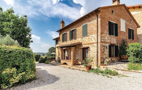 Stunning home in Castiglione d.Lago PG