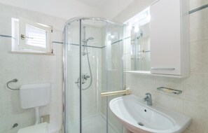 Bathtub