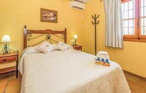 9 Schlafzimmer, Reisekinderbett